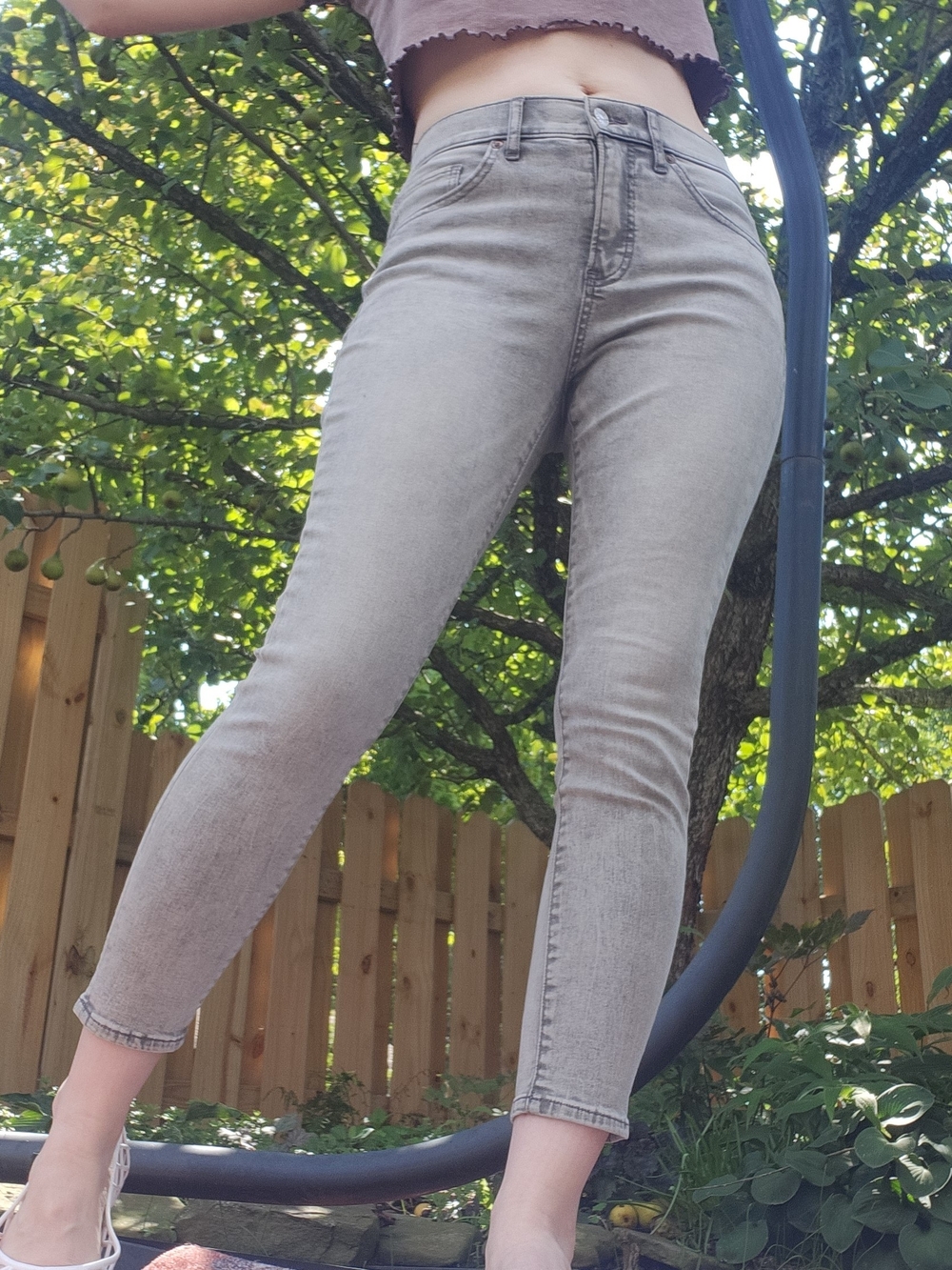 Express 6P/6S/6 Short Skinny Midrise Jeans in Gray